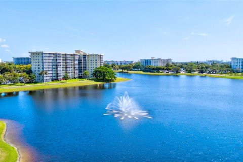 Condo in Pompano Beach, Florida, 2 bedrooms  № 1860288 - photo 28