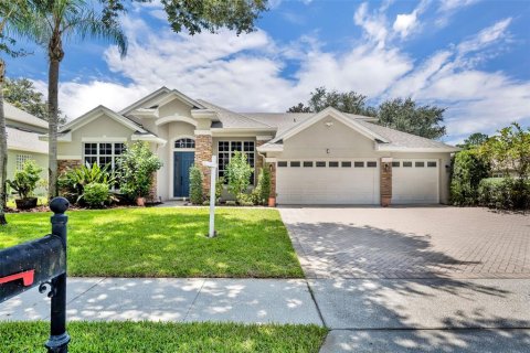 Casa en venta en Eustis, Florida, 5 dormitorios, 329.52 m2 № 1899620 - foto 1