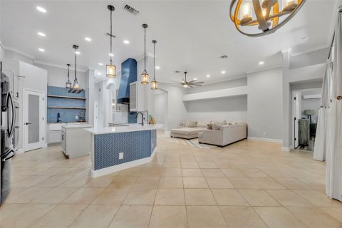 Casa en venta en Eustis, Florida, 5 dormitorios, 329.52 m2 № 1899620 - foto 14
