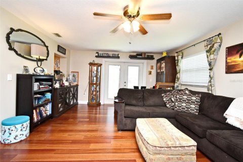 House in Longwood, Florida 3 bedrooms, 157 sq.m. № 1810357 - photo 15