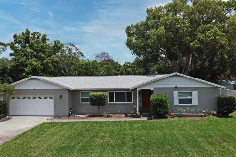 House in Longwood, Florida 3 bedrooms, 157 sq.m. № 1810357 - photo 1