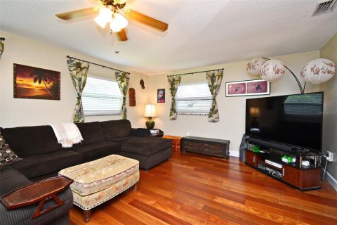 House in Longwood, Florida 3 bedrooms, 157 sq.m. № 1810357 - photo 17