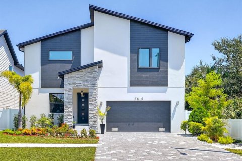 Villa ou maison à vendre à Tampa, Floride: 5 chambres, 292.83 m2 № 1913607 - photo 1