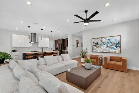 Villa ou maison à vendre à Tampa, Floride: 5 chambres, 292.83 m2 № 1913607 - photo 12