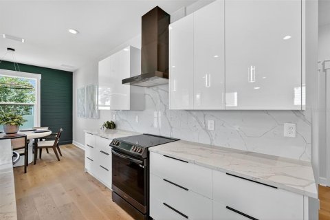 Villa ou maison à vendre à Tampa, Floride: 5 chambres, 292.83 m2 № 1913607 - photo 18