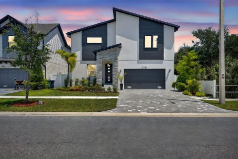 Villa ou maison à vendre à Tampa, Floride: 5 chambres, 292.83 m2 № 1913607 - photo 2