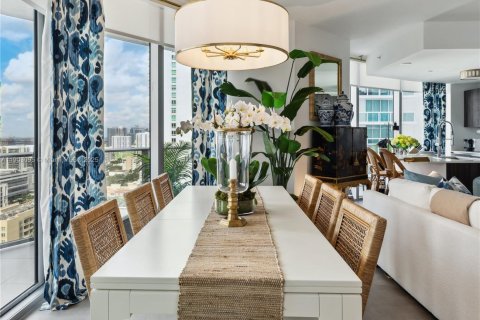 Copropriété à vendre à Miami, Floride: 2 chambres, 109.44 m2 № 1954355 - photo 12