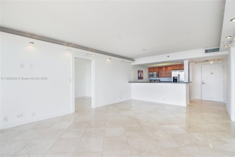 Condominio en venta en North Bay Village, Florida, 2 dormitorios, 95.69 m2 № 2014390 - foto 6