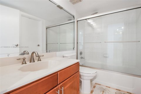 Condominio en venta en North Bay Village, Florida, 2 dormitorios, 95.69 m2 № 2014390 - foto 10
