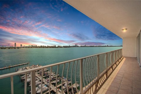 Condominio en venta en North Bay Village, Florida, 2 dormitorios, 95.69 m2 № 2014390 - foto 17