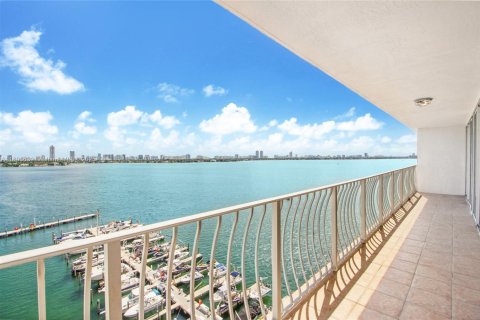 Condominio en venta en North Bay Village, Florida, 2 dormitorios, 95.69 m2 № 2014390 - foto 16