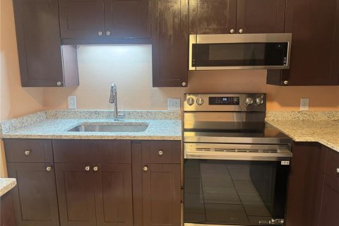 Appartement à louer à Venice, Floride: 2 chambres, 162.21 m2 № 2384272 - photo 4