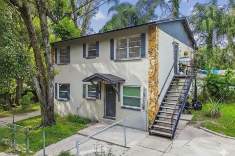 Commercial property in Tampa, Florida 6 bedrooms, 161.28 sq.m. № 2371482