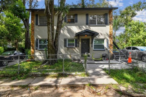 Commercial property in Tampa, Florida 6 bedrooms, 161.28 sq.m. № 2371482 - photo 5