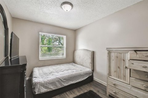 Commercial property in Tampa, Florida 6 bedrooms, 161.28 sq.m. № 2371482 - photo 21