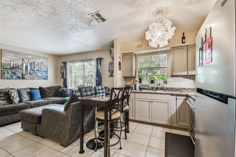 Commercial property in Tampa, Florida 6 bedrooms, 161.28 sq.m. № 2371482 - photo 11