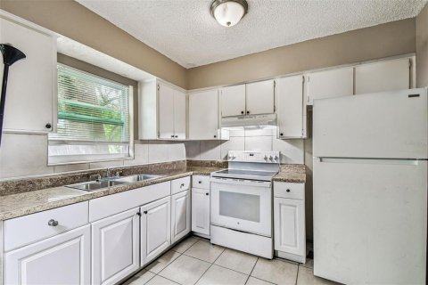 Commercial property in Tampa, Florida 6 bedrooms, 161.28 sq.m. № 2371482 - photo 19