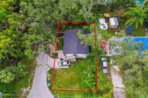 Commercial property in Tampa, Florida 6 bedrooms, 161.28 sq.m. № 2371482 - photo 4