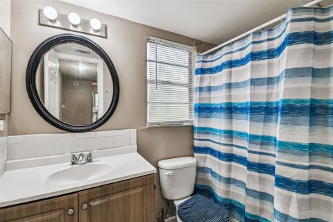 Commercial property in Tampa, Florida 6 bedrooms, 161.28 sq.m. № 2371482 - photo 16