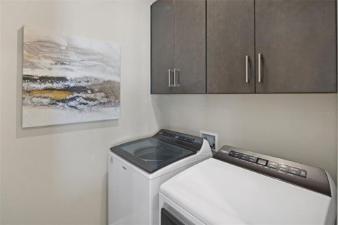 Casa en venta en Orlando, Florida, 4 dormitorios, 286.7 m2 № 1680631 - foto 25