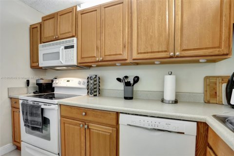 Condominio en venta en Coral Springs, Florida, 2 dormitorios, 71.35 m2 № 1779100 - foto 11