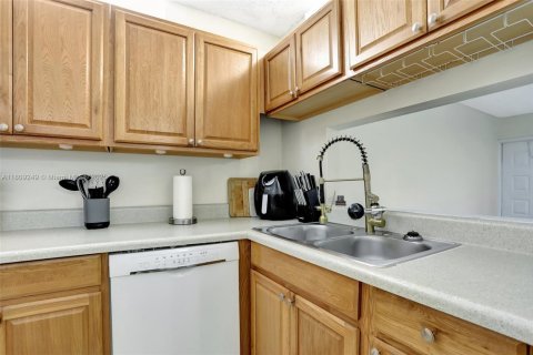Condominio en venta en Coral Springs, Florida, 2 dormitorios, 71.35 m2 № 1779100 - foto 10