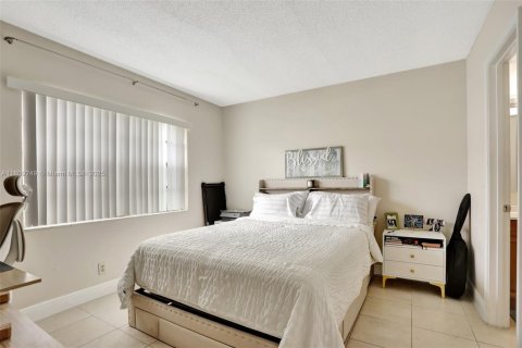 Condominio en venta en Coral Springs, Florida, 2 dormitorios, 71.35 m2 № 1779100 - foto 18
