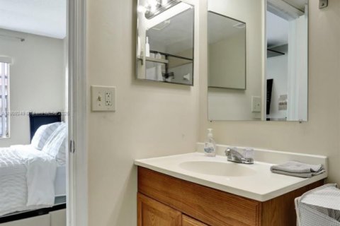 Condominio en venta en Coral Springs, Florida, 2 dormitorios, 71.35 m2 № 1779100 - foto 22