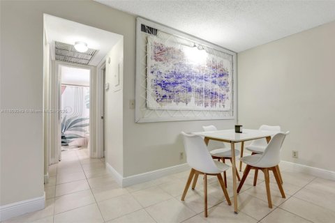 Condominio en venta en Coral Springs, Florida, 2 dormitorios, 71.35 m2 № 1779100 - foto 7