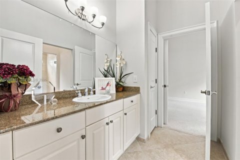 Купить кондоминиум в Уэстон, Флорида 3 спальни, 161.84м2, № 2390336 - фото 26