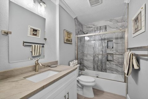 House in Valrico, Florida 3 bedrooms, 196.3 sq.m. № 1903836 - photo 24