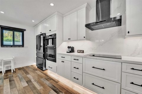 Casa en alquiler en Dania Beach, Florida, 4 dormitorios, 195.28 m2 № 2080473 - foto 10