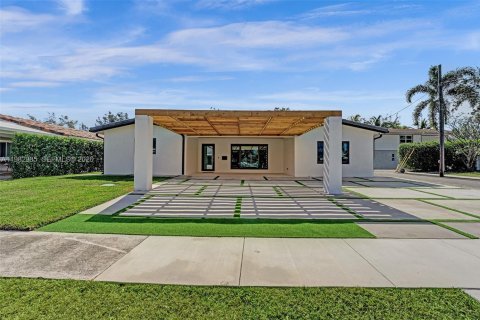 Casa en Dania Beach, Florida 4 dormitorios, 195.28 m2 № 2080473