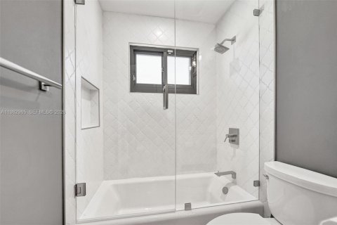 Casa en alquiler en Dania Beach, Florida, 4 dormitorios, 195.28 m2 № 2080473 - foto 22