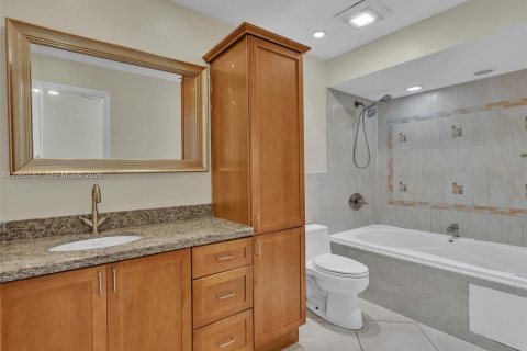 Villa ou maison à louer à Weston, Floride: 3 chambres, 149.67 m2 № 2060577 - photo 28