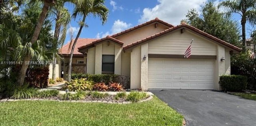 Casa en Weston, Florida 3 dormitorios, 149.67 m2 № 2060577