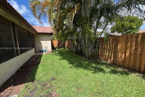 Casa en alquiler en Weston, Florida, 3 dormitorios, 149.67 m2 № 2060577 - foto 15