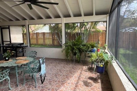 Casa en alquiler en Weston, Florida, 3 dormitorios, 149.67 m2 № 2060577 - foto 11