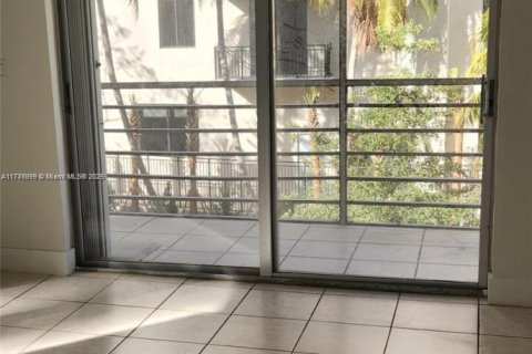 Condo in North Miami Beach, Florida, 3 bedrooms  № 1726384 - photo 6