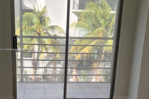 Condo in North Miami Beach, Florida, 3 bedrooms  № 1726384 - photo 5