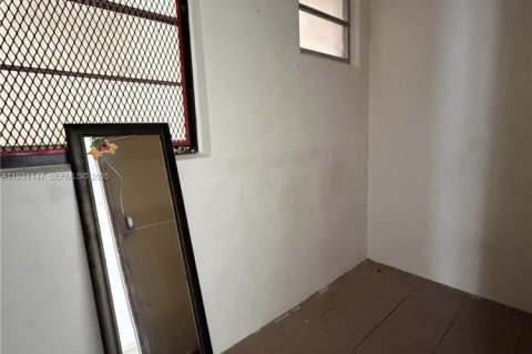 Commercial property in Miami, Florida 199.74 sq.m. № 1989550 - photo 22