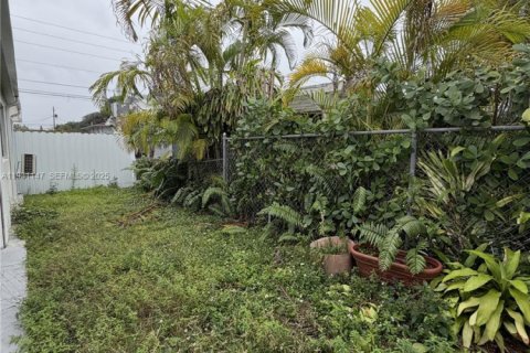 Commercial property in Miami, Florida 199.74 sq.m. № 1989550 - photo 26