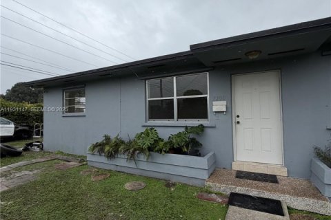 Commercial property in Miami, Florida 199.74 sq.m. № 1989550 - photo 3