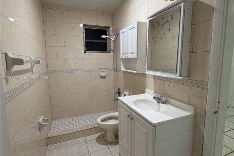 Commercial property in Miami, Florida 199.74 sq.m. № 1989550 - photo 14