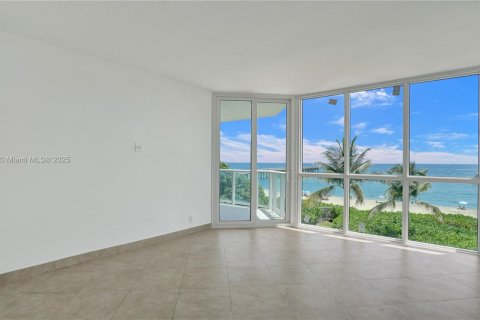 Condo in Sunny Isles Beach, Florida, 3 bedrooms  № 1890355 - photo 21
