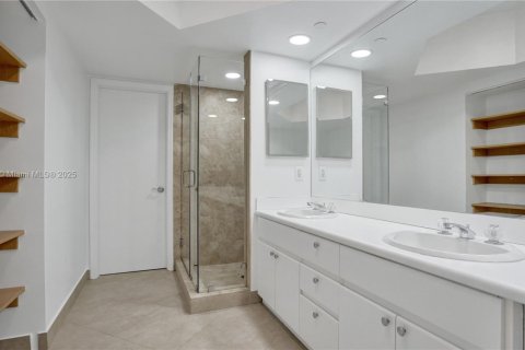 Condo in Sunny Isles Beach, Florida, 3 bedrooms  № 1890355 - photo 25