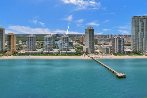Condo in Sunny Isles Beach, Florida, 3 bedrooms  № 1890355 - photo 13