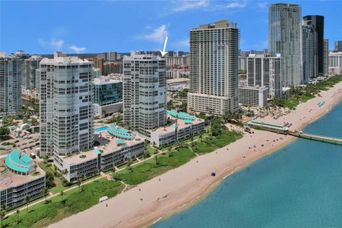 Condo in Sunny Isles Beach, Florida, 3 bedrooms  № 1890355 - photo 18