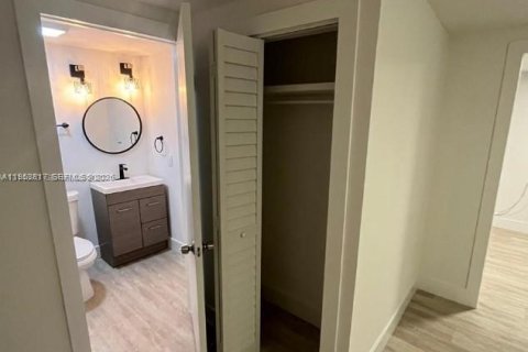 Villa ou maison à louer à Miami, Floride: 1 chambre № 2008034 - photo 6