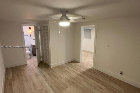 Villa ou maison à louer à Miami, Floride: 1 chambre № 2008034 - photo 5